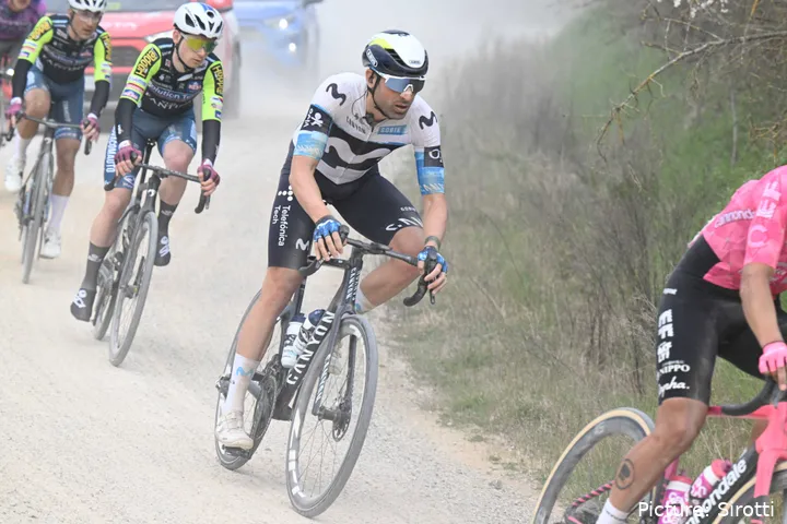 Davide Cimolai despede-se do ciclismo com as cores da Movistar