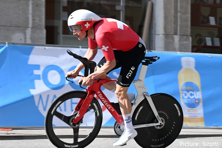 Stefan Küng, in the Swiss National Team jersey