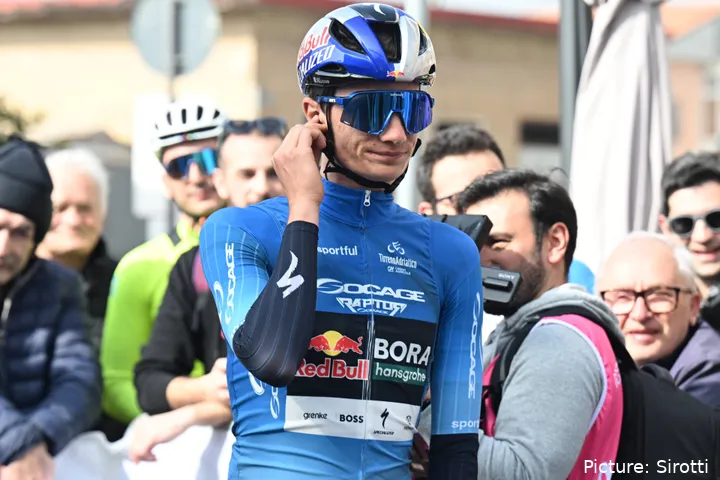 Giulio Pellizzari at the start of stage 5 of the 2026 Tirreno-Adriatico