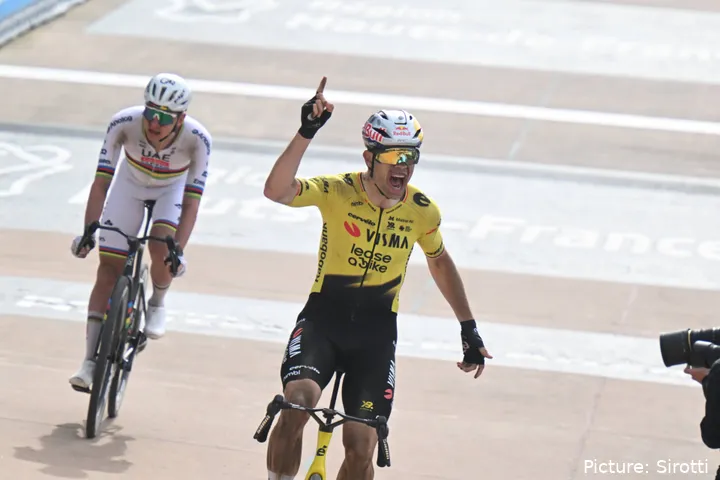 Wout Van Aert na Paris–Roubaix 2026