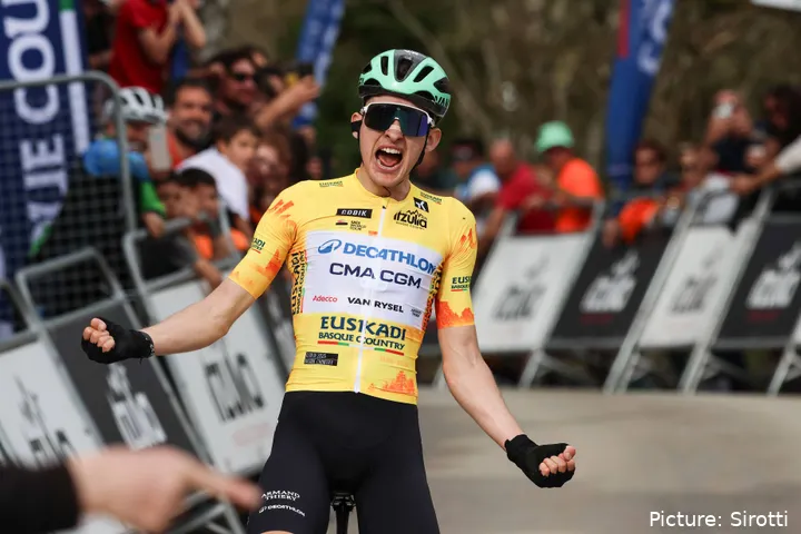 Paul Seixas vence de amarelo na Volta ao País Basco 2026