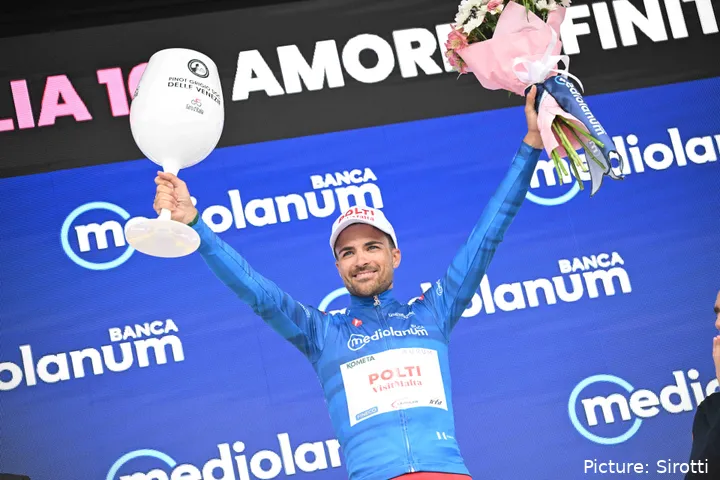 Diego Pablo Sevilla in the Maglia Azzura at the 2026 Giro d'Italia