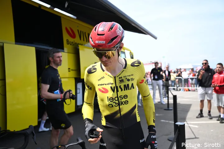 Jonas Vingegaard ahead of stage 1 at the 2026 Giro d'Italia