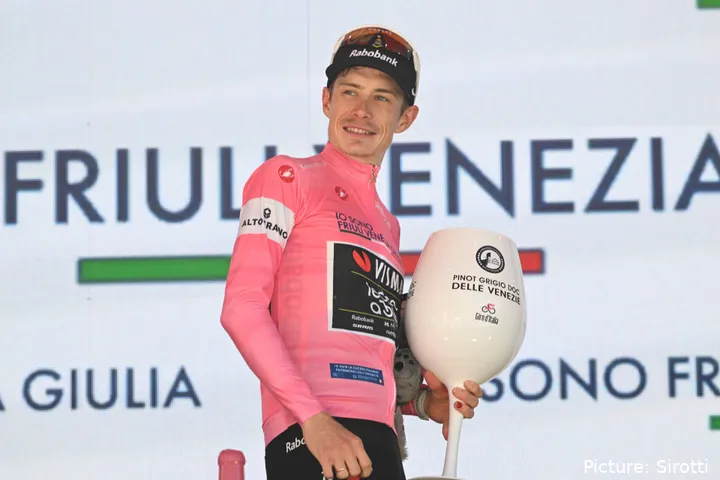 Jonas Vingegaard will carry the pink jersey into the final week of the Giro