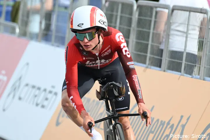 Lennert van Eetvelt in action during the stage 10 individual time trial at the 2026 Giro d'Italia