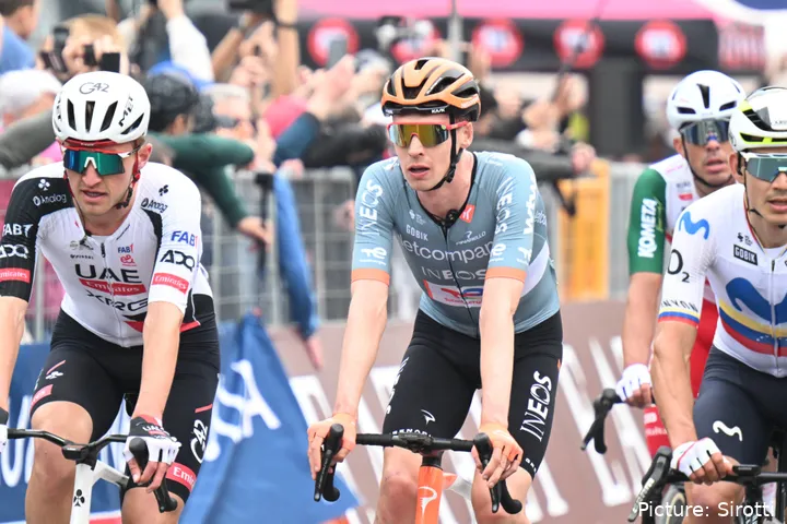 Thymen Arensman crosses the line on stage 1 of the 2026 Giro d'Italia