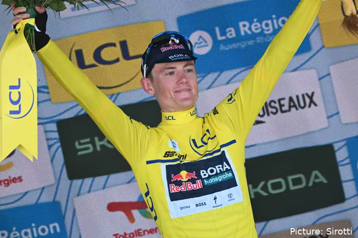 Luke Tuckwell in the yellow jersey after stage 6 of the Tour Auvergne-Rhône-Alpes