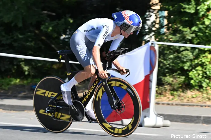 Tom Pidcock in the Tour de France 2026 time trial.