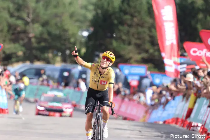 Andreas Leknessund in action on Stage 7 of the 2026 Vuelta a Espana
