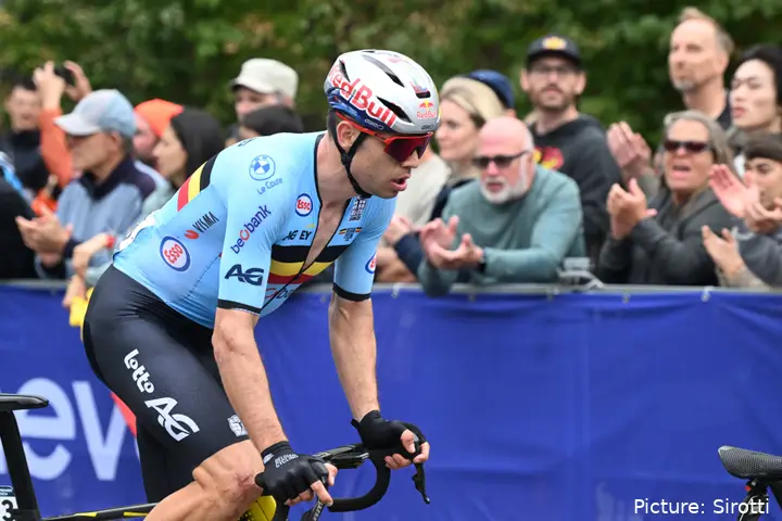 Wout van Aert in action at the 2026 Montreal World Championships