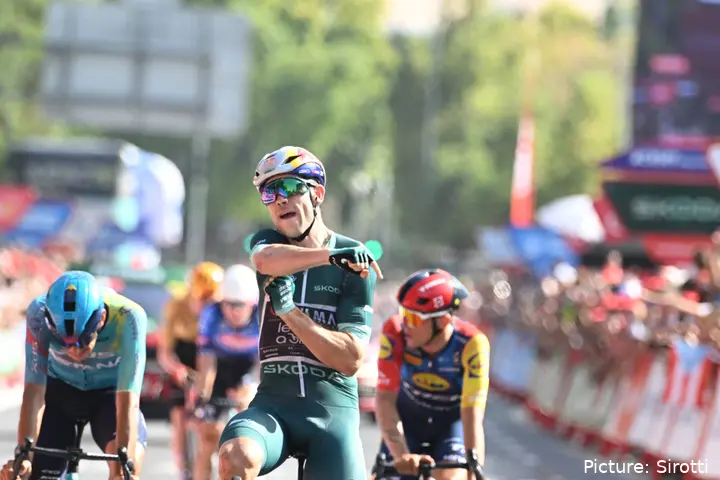 Wout van Aert wins Stage 15 of the 2026 Vuelta a Espana
