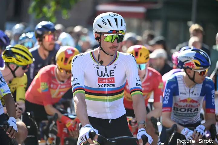 Brandon McNulty in rainbow jersey