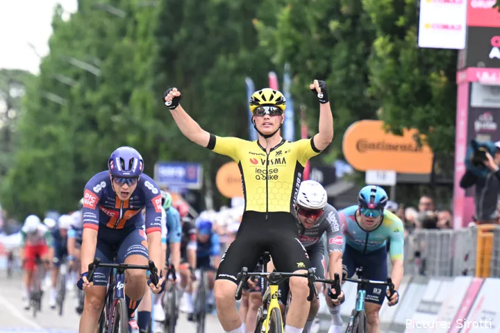 Olav Kooij gewinnt die 12. Etappe des Giro d'Italia 2025