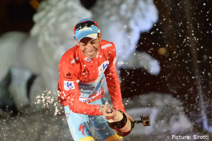 Fabio Aru feiert seinen La-Vuelta-Sieg