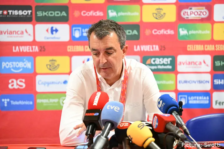 Javier Guillén spricht zur Presse