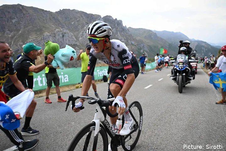 Marc Soler, im Vollflug mit UAE Team Emirates XRG