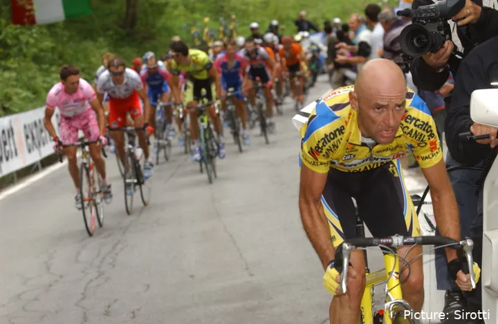 Marco Pantani ist eine der Ikonen des Giro d’Italia. @Sirotti
