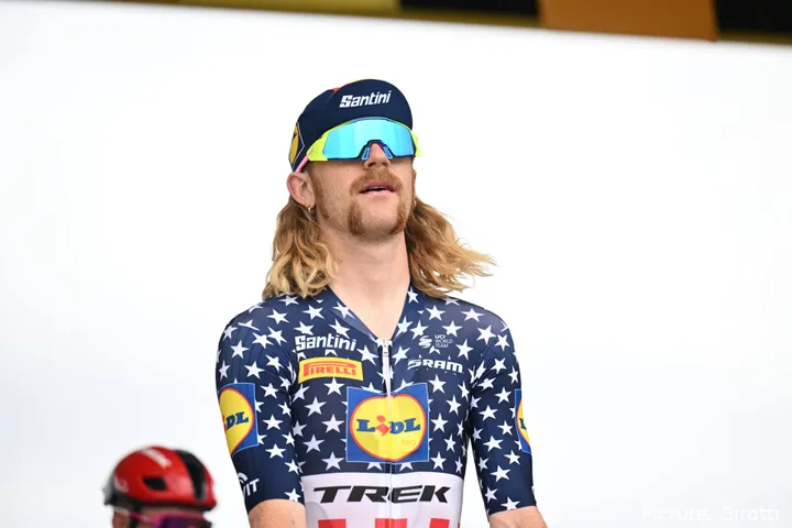 Quinn Simmons posiert für die Kameras