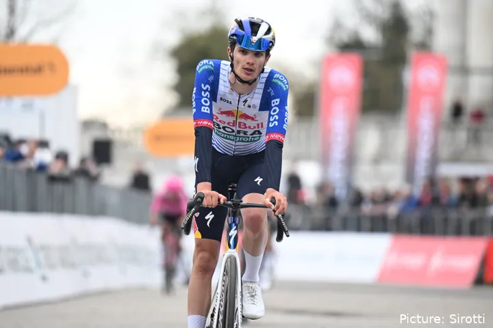 Giulio Pellizzari feiert auf der ersten Bergetappe der Tour of the Alps einen wichtigen Sieg im Kampf um die Gesamtwertung