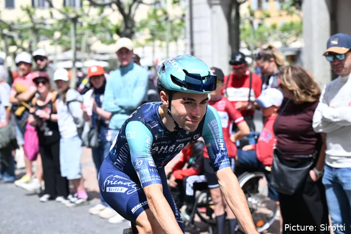 Lenny Martínez verteidigt auf der Schlussetappe der Tour de Romandie 2026 seinen Podiumsplatz und bestätigt seine starke Frühform