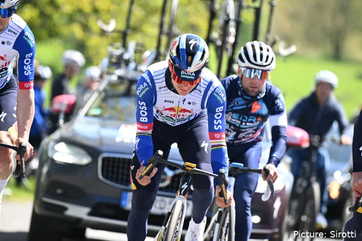 Remco Evenepoel bei der Streckenbesichtigung für Lüttich–Bastogne–Lüttich 2026