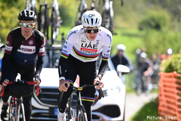 Tadej Pogacar bei der Streckenbesichtigung für Lüttich–Bastogne–Lüttich 2026