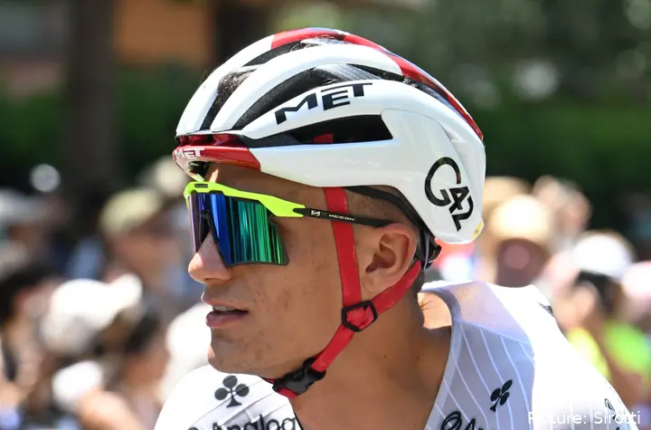 Isaac del Toro auf Etappe 2 der Tour de France 2026