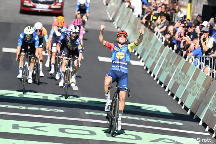 Mads Pedersen gewinnt Etappe 4 der Tour de France 2026.