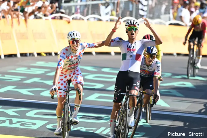 Tadej Pogacar und Isaac del Toro auf der 2. Etappe der Tour de France 2026