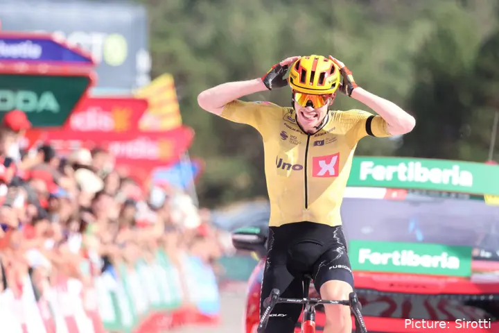 Andreas Leknessund gewinnt die Etappe 7 der Vuelta a Espana 2026.