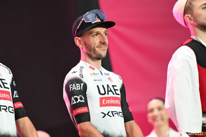 Adam Yates is een paar maanden uit de schijnwerpers geweest. Kan hij een comeback maken in deze Giro en vechten voor de roze trui?