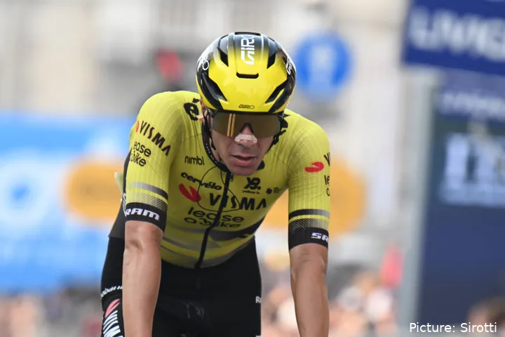 Cian Uijtdebroeks sluit zijn fietstocht met Visma af in de Tour de Guangxi