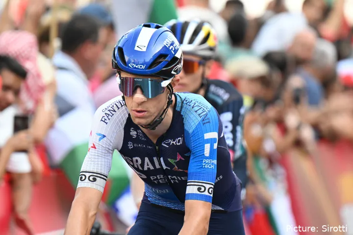 George Bennett in actie