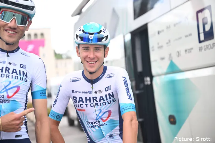 Antonio Tiberi viert een van zijn drie profzeges