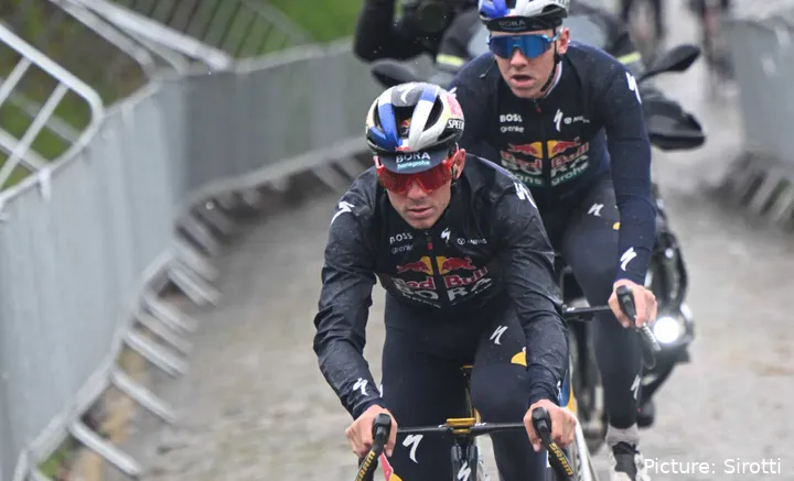 Remco Evenepoel tijdens verkenning voor de Ronde van Vlaanderen 2026