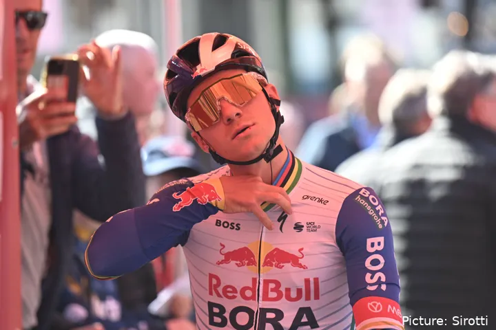 Remco Evenepoel voor de Amstel Gold Race 2026