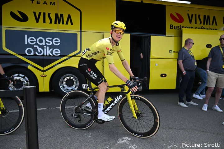Sepp Kuss voor de start van etappe 1 in de Giro d’Italia 2026