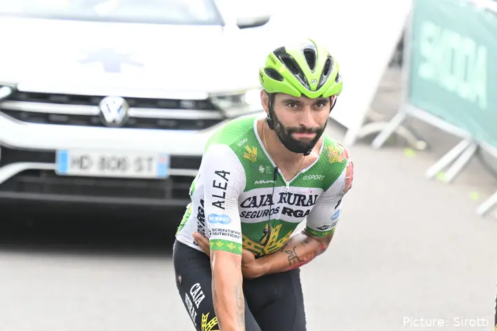 Fernando Gaviria verzorgt een gebroken sleutelbeen in de Tour de France 2026