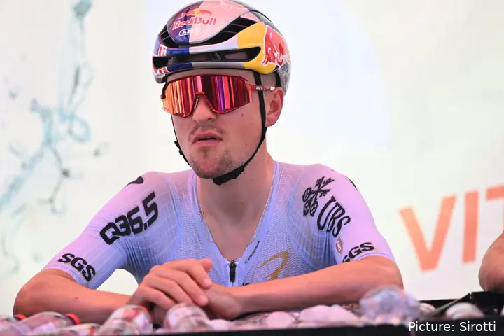 Tom Pidcock in etappe 2 van de Tour de France 2026