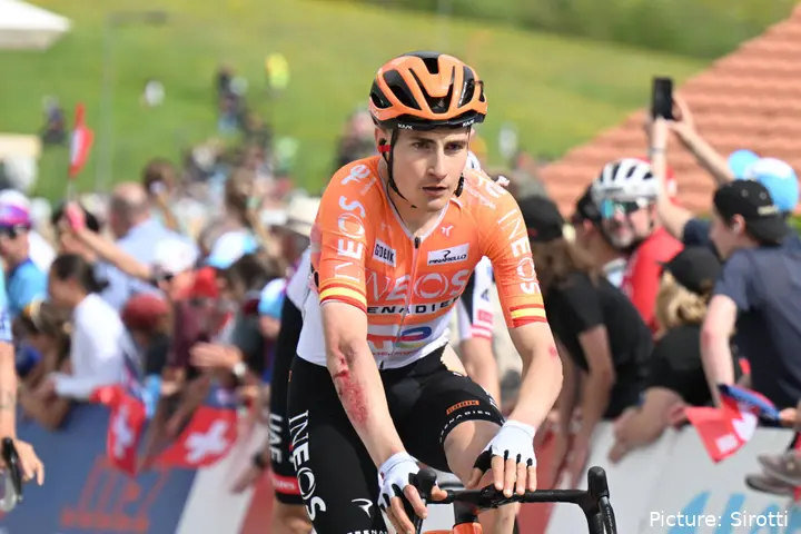 Carlos Rodriguez in de Tour de Romandie 2026.