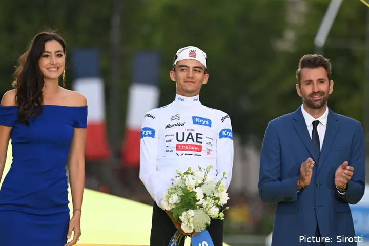Isaac del Toro op het Tour de France-podium