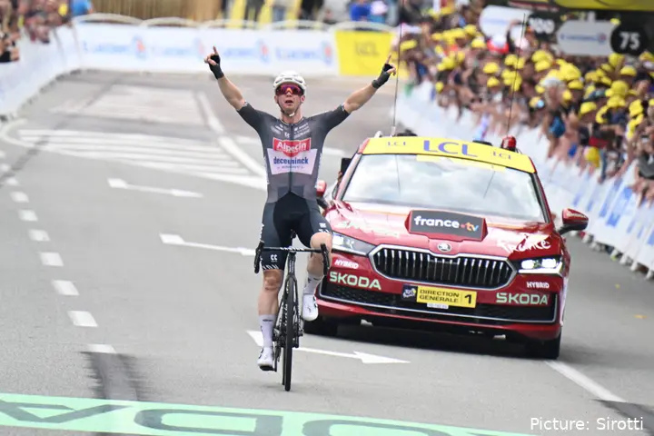 Kaden Groves won een etappe in de Tour de France in 2025