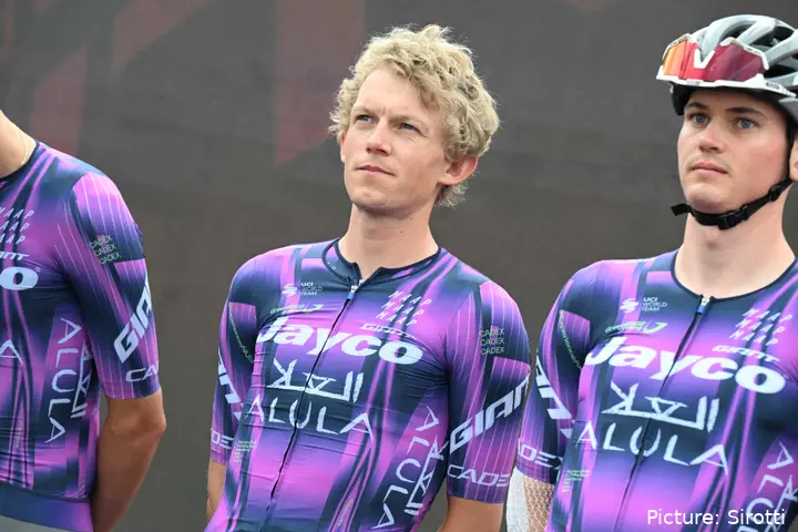 Koen Bouwman maakte deel uit van Team Jayco AlUla in 2025