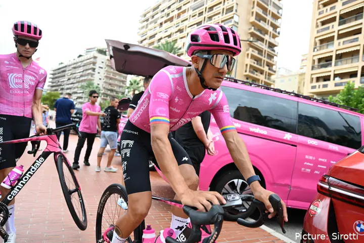 Richard Carapaz voor de Vuelta a España 2026