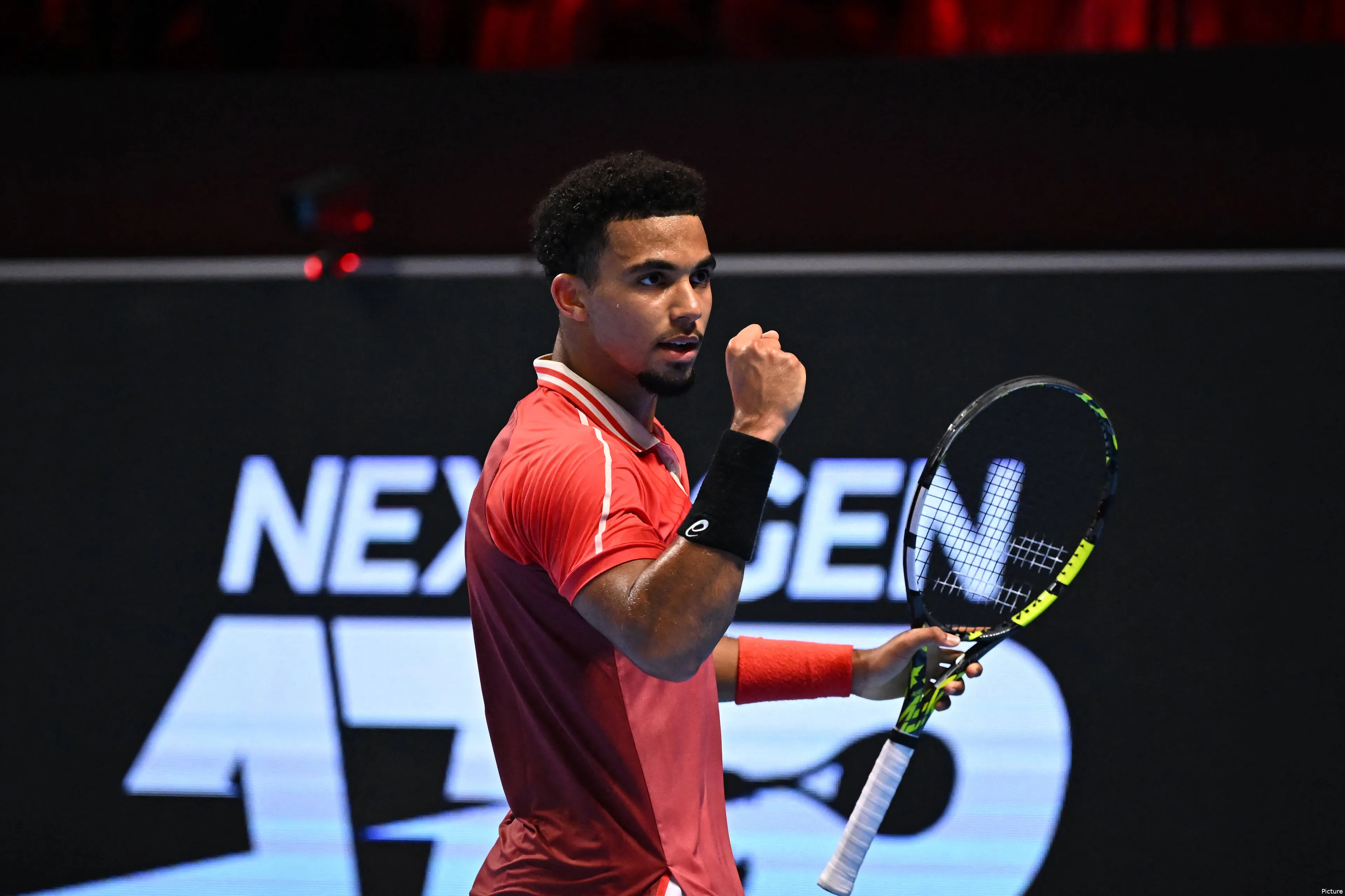 (VIDEO) Arthur Fils smashes his racket with some force after given ...