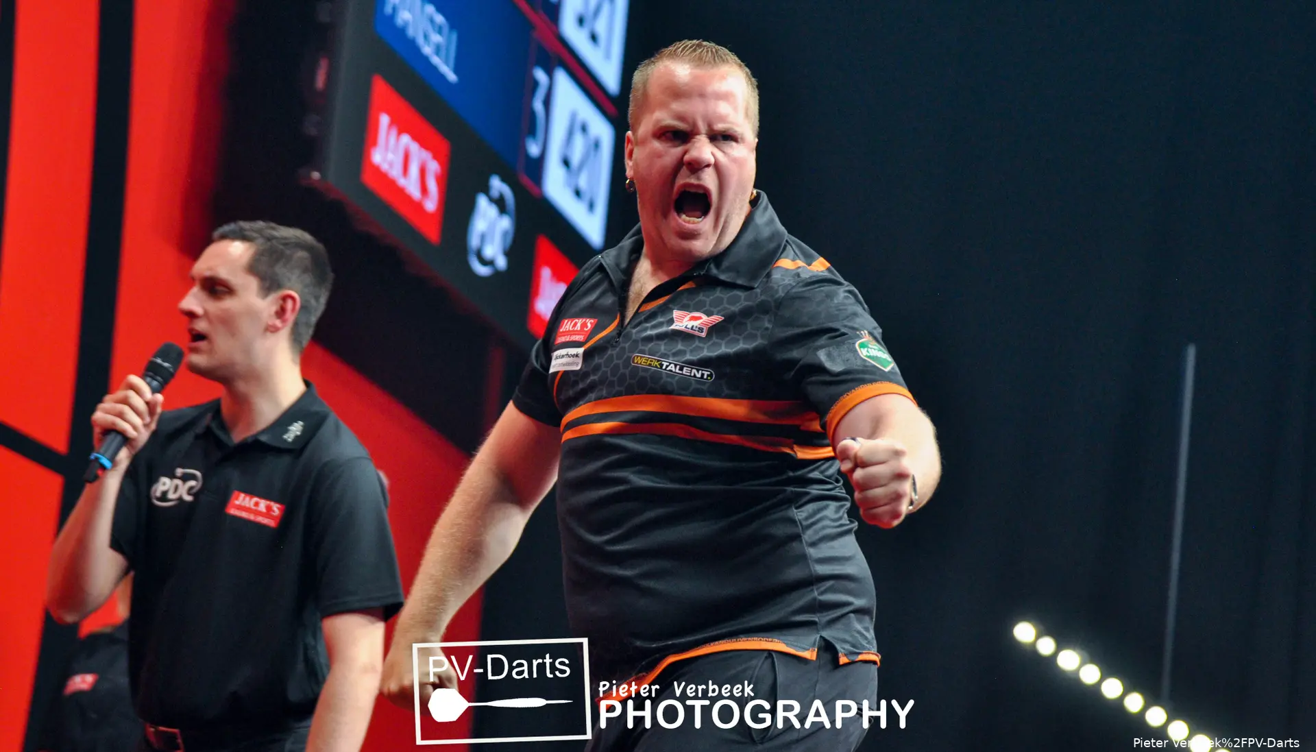 Dirk van Duijvenbode R2 Dutch Darts Championship 5