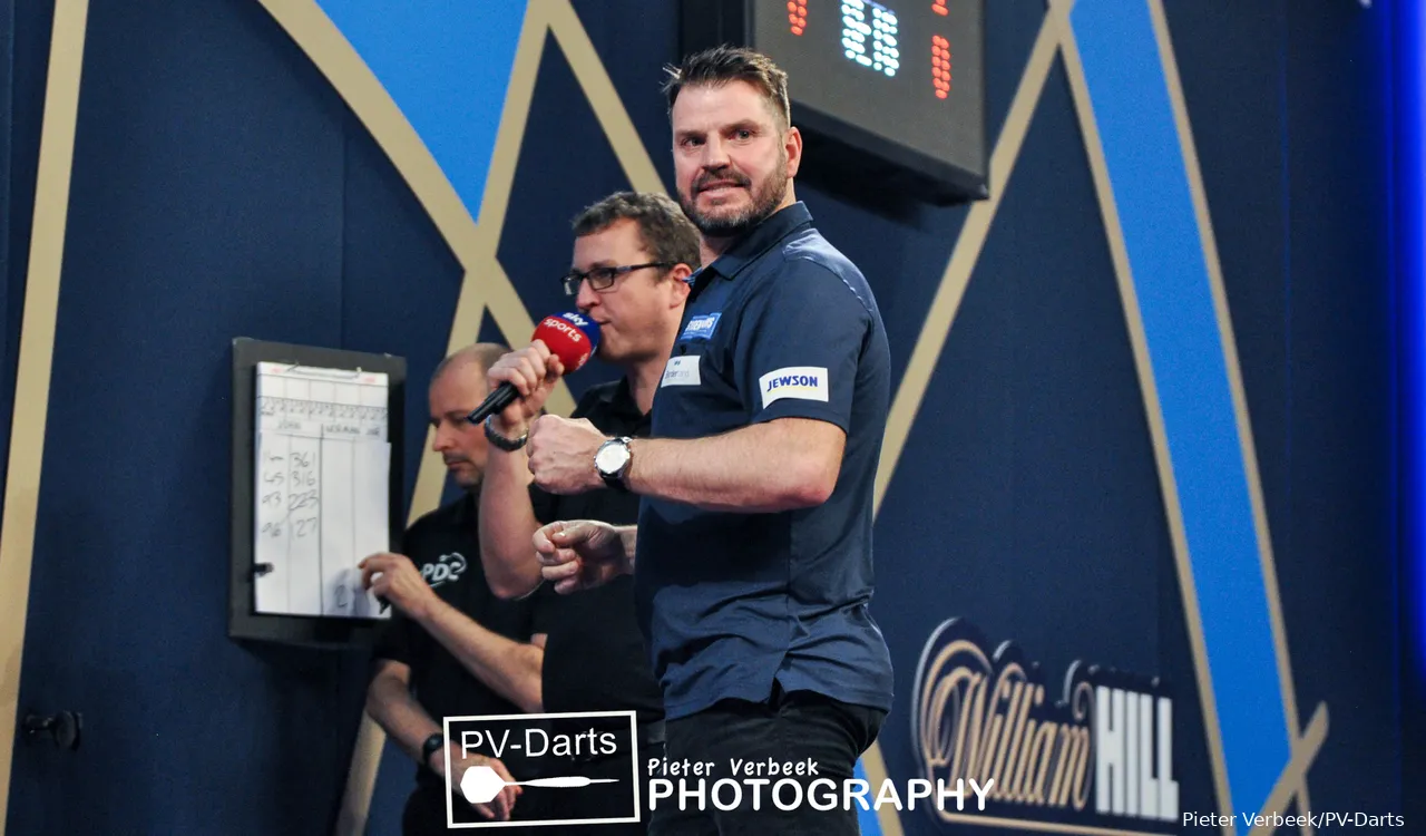 Chas Barstow in actie op het WK Darts 2022
