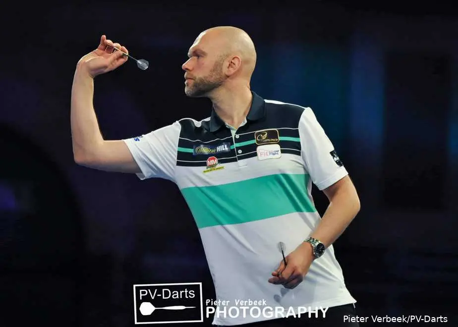 Daniel Larsson Darts 1 scaled