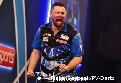 Luke Humphries 3 400x277