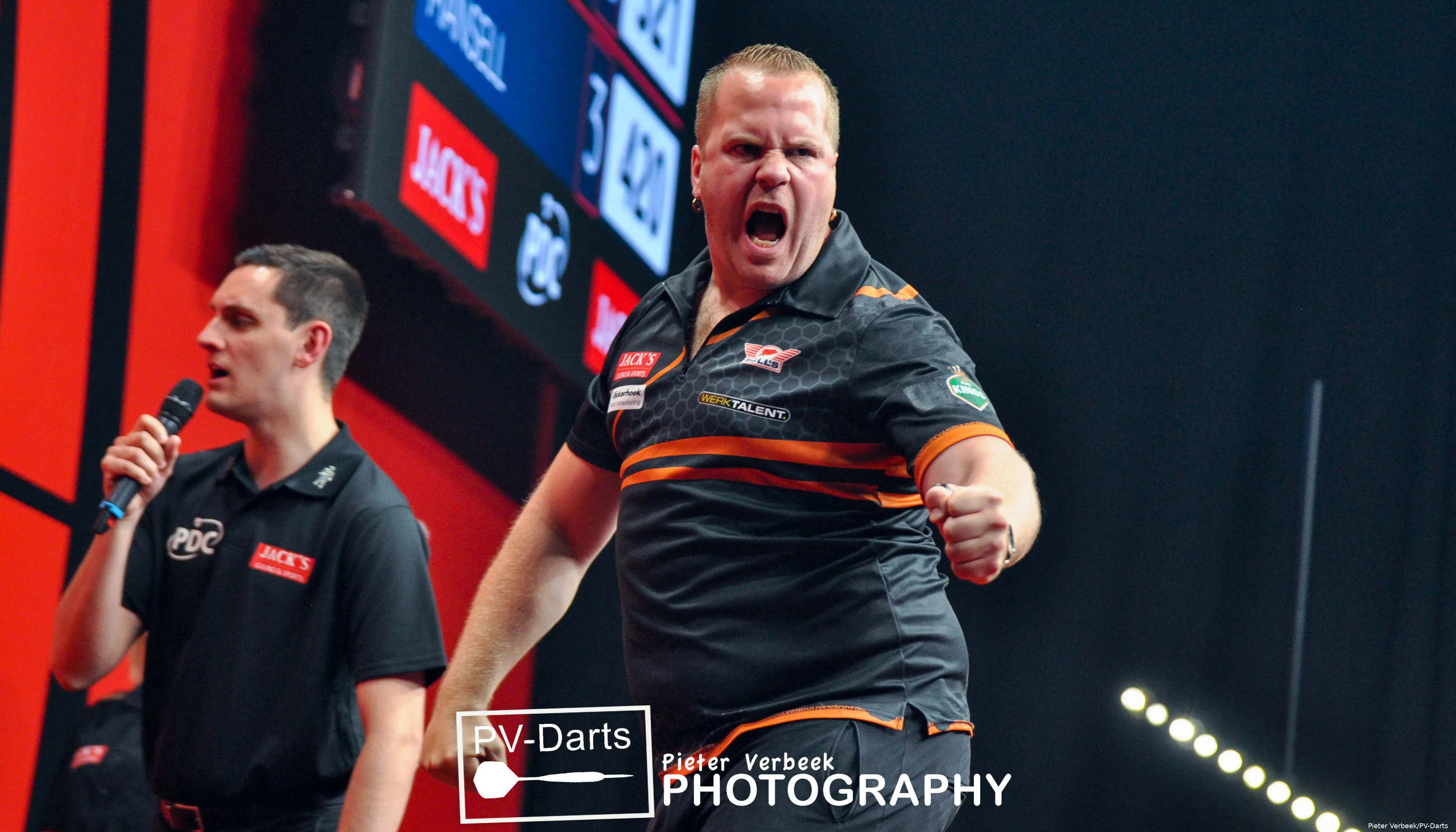 Dirk van Duijvenbode R2 Dutch Darts Championship 5